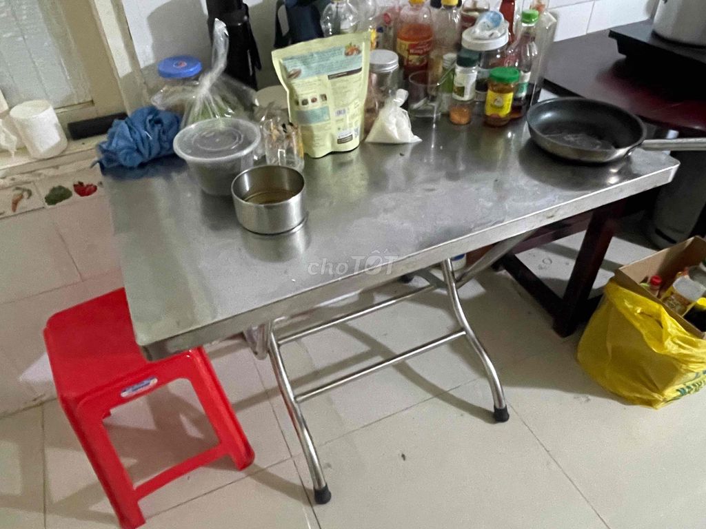 Bàn ăn Inox Bạc Tròn Hiện đại