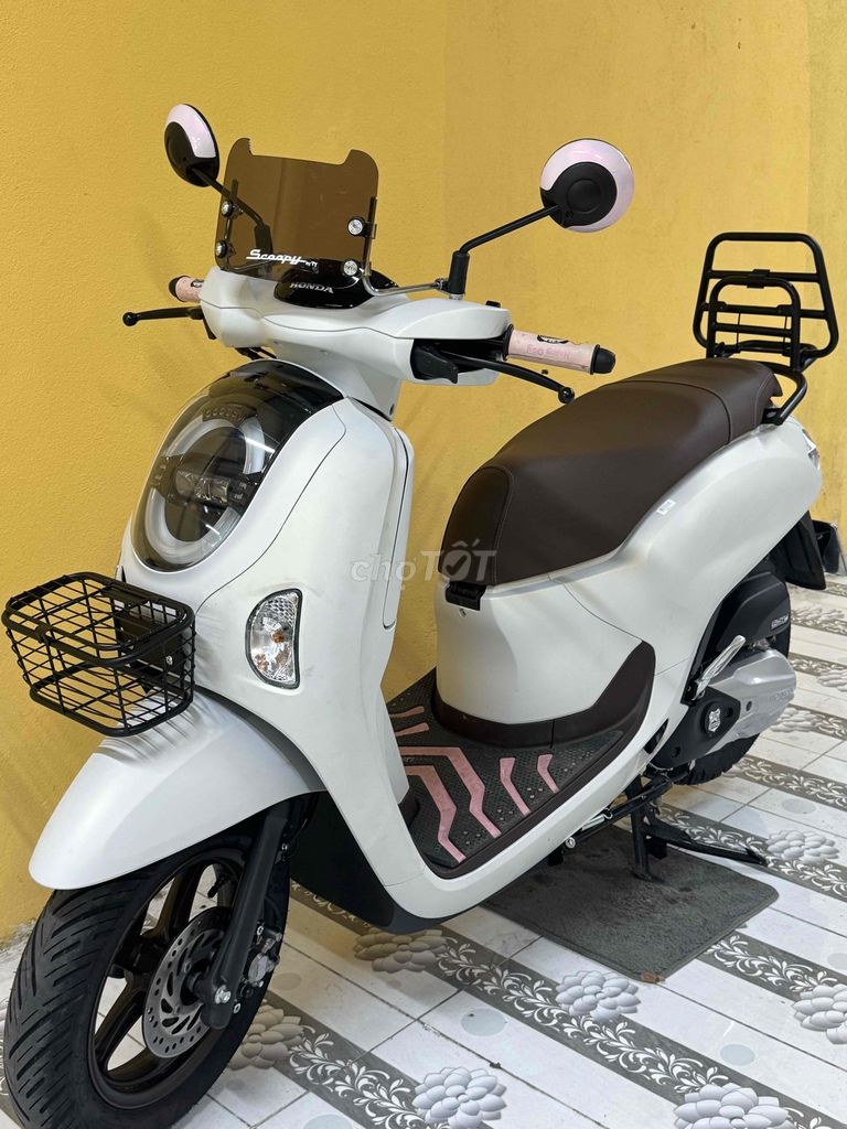 Фото 2: Scoopy 2026 Белый-черный супер новый 43AB-739.54