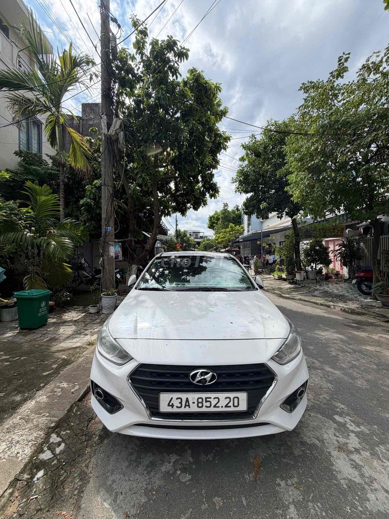 Фото 3: Hyundai Accent 2021 белый 5 мест