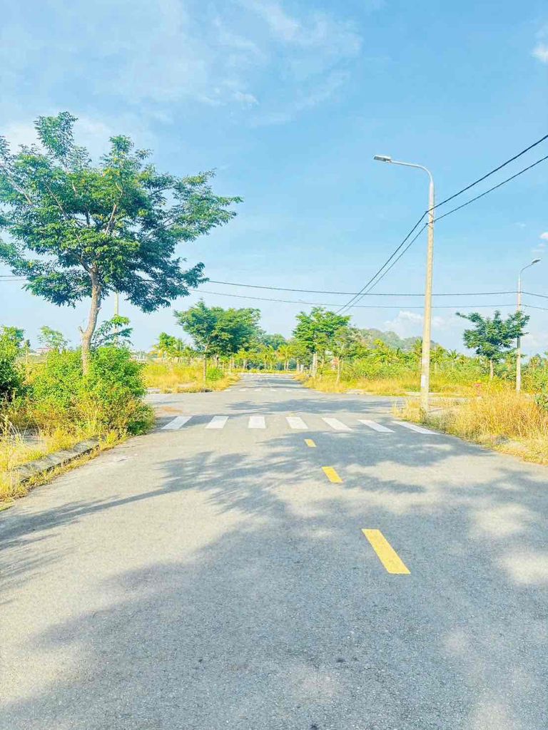 Фото 2: Скидка, быстрая продажа участка Nam Hoa Xuan b2-136, Юго-Восток, дорога с проездом