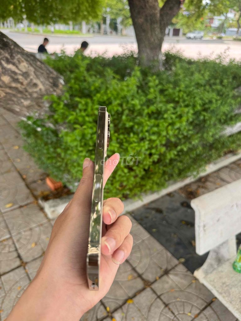 Фото 3: Apple iPhone 14 Pro Max 256GB золотой 84%