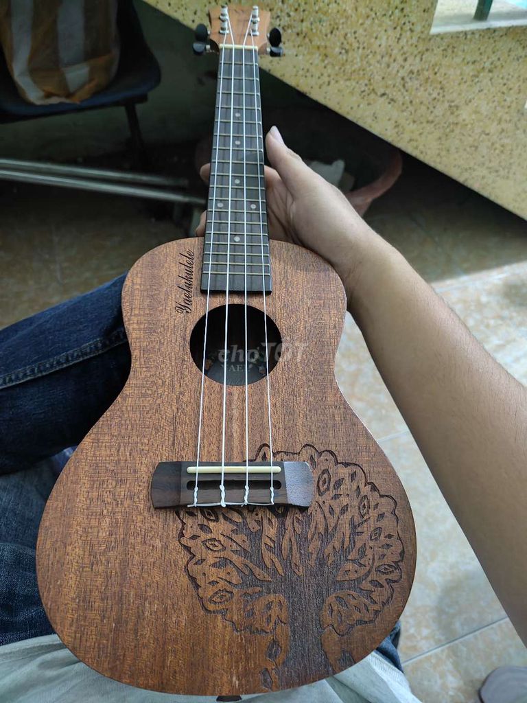 Ukulele Yael
