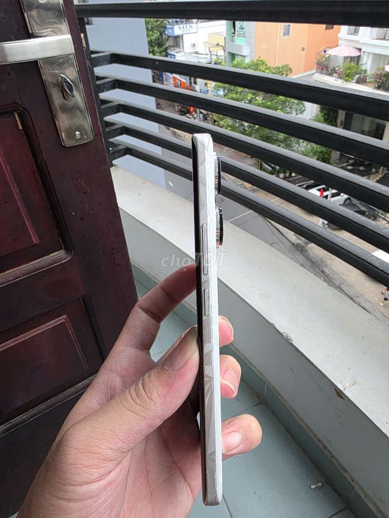 Фото 2: Xiaomi Redmi Note 13 Pro Plus 256GB Белый