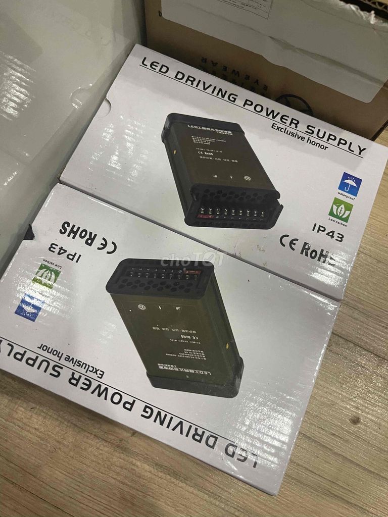 Источник 12V новый, не использовался, отдам тому, кому нужен