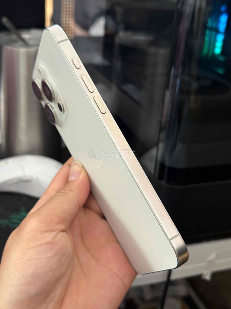Фото 2: Apple iPhone 15 Pro Max 256GB Silver LL/A 88%