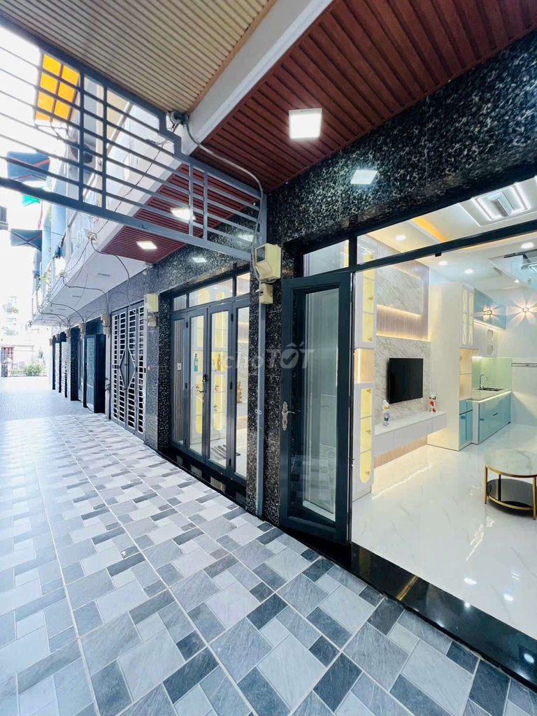 Собственник продаёт дом в 2 этажа, переулок для автомобилей, улица Chuyên Dùng