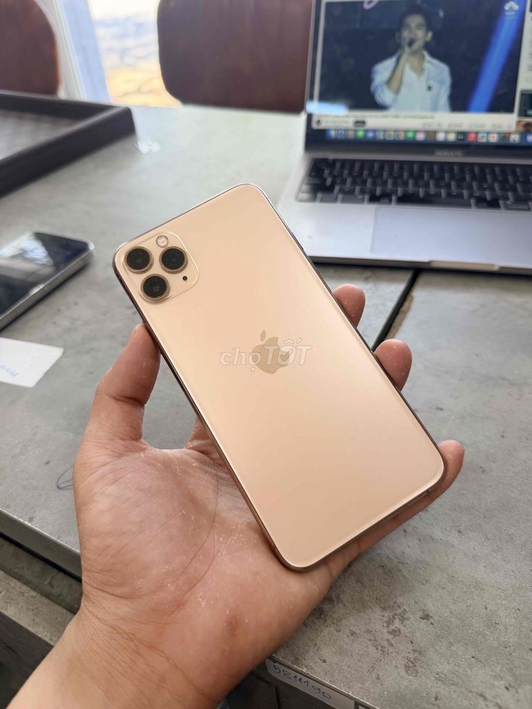 Apple iPhone 11 Pro Max 256GB золотой