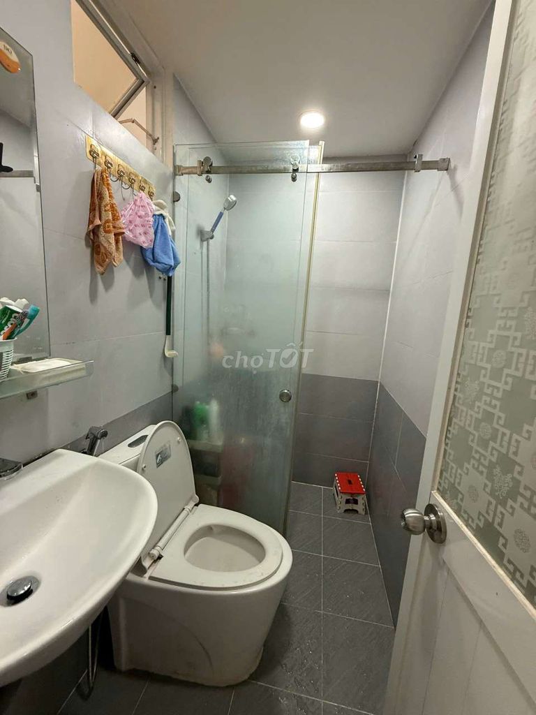 Фото 3: Продаётся дом в переулке BÀNH VĂN TRÂN, 2 этажа, площадь 3x10
