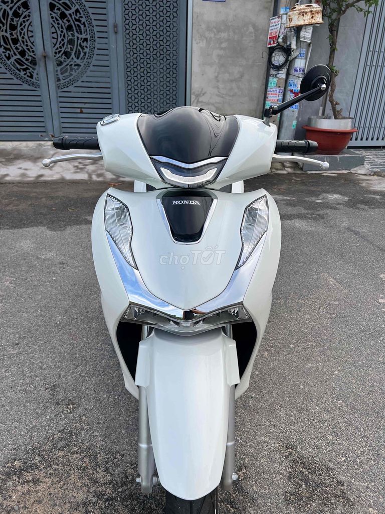 Фото 2: Honda SH150i Белый Автомат
