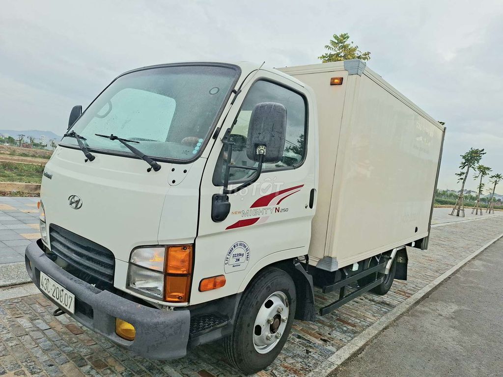 Hyundai NEWMIGHTYN250 2018 белый 50 тысяч