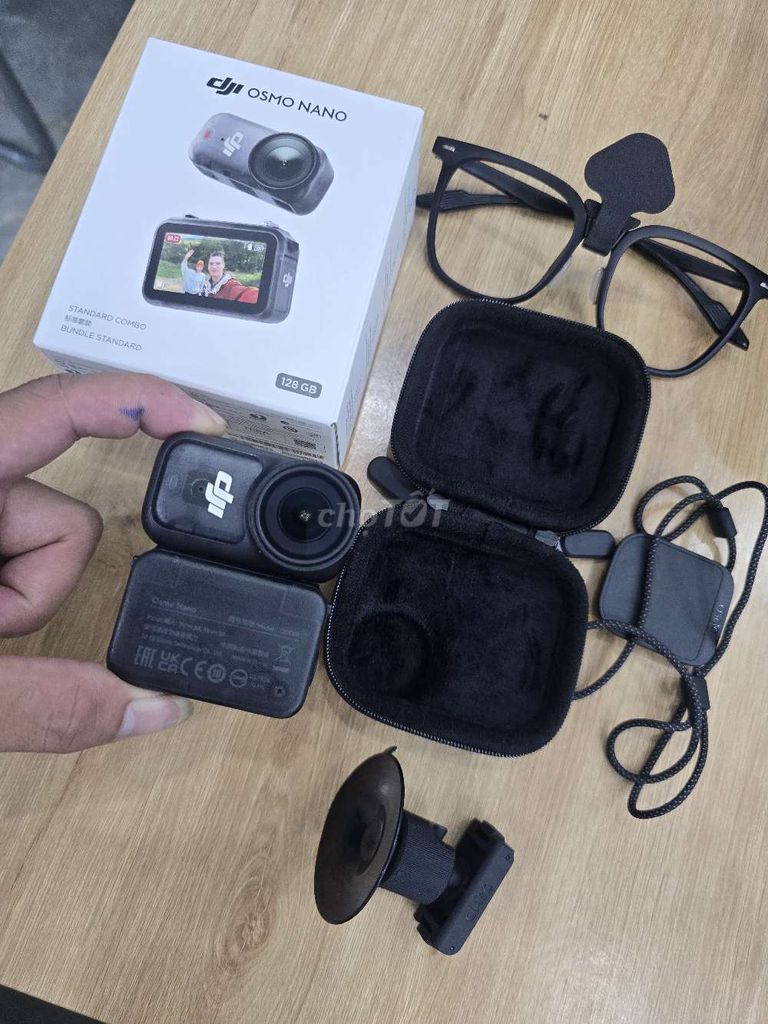 Фото 3: Черный экшн-регистратор DJI Osmo Nano 128GB