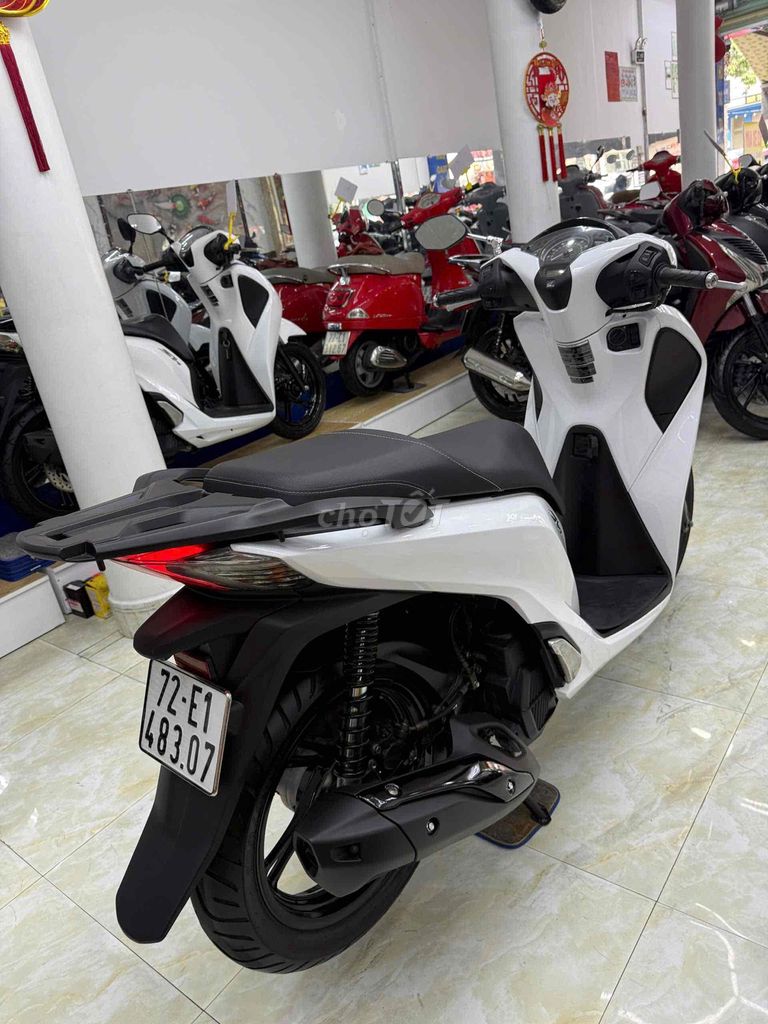 Фото 2: Honda SH 150 ABS 2018 Белый