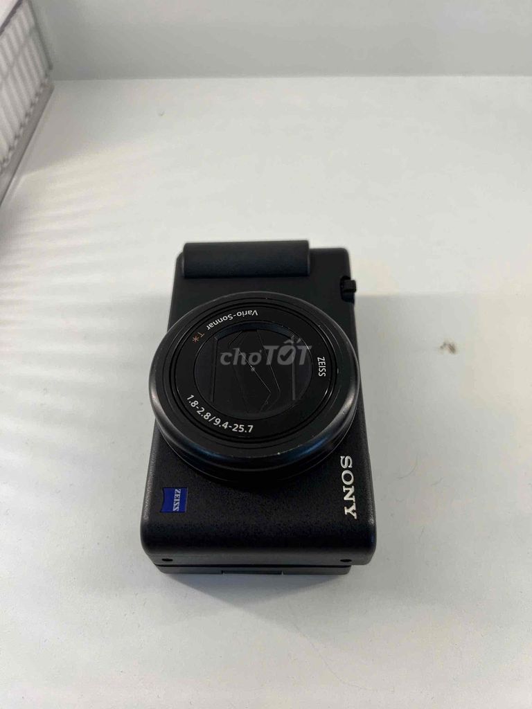 Фото 2: Цифровая камера Sony ZV-1 черная