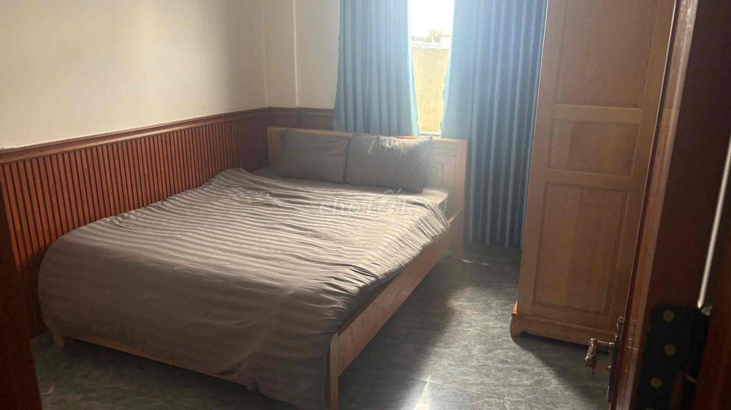 Фото 2: 🏡 СДАЁТСЯ КВАРТИРА – УЛИЦА МЕ ЛИНЬ, ДАЛАТ ✨ Комната просторная, чистая, есть
