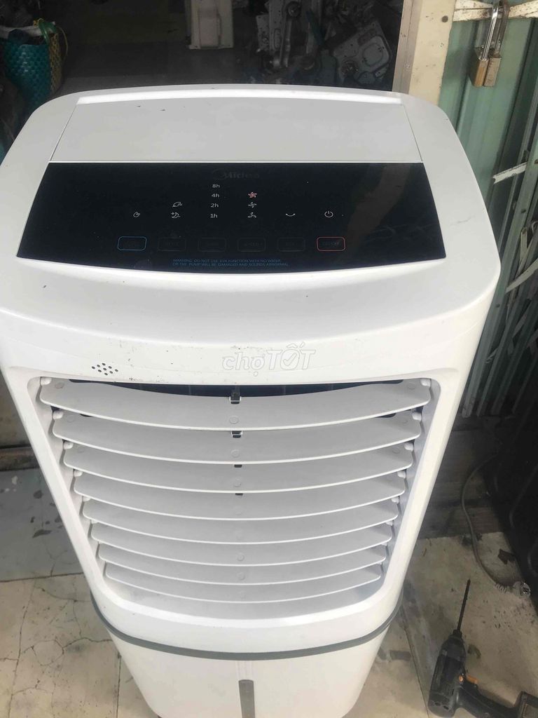 Фото 2: Вентилятор кондиционера Midea AC200-17JR Белый 200W