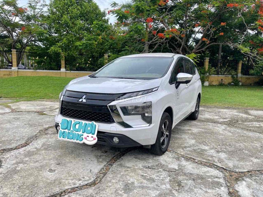 Mitsubishi Xpander 2023 белый, автоматическая коробка передач, 7 мест