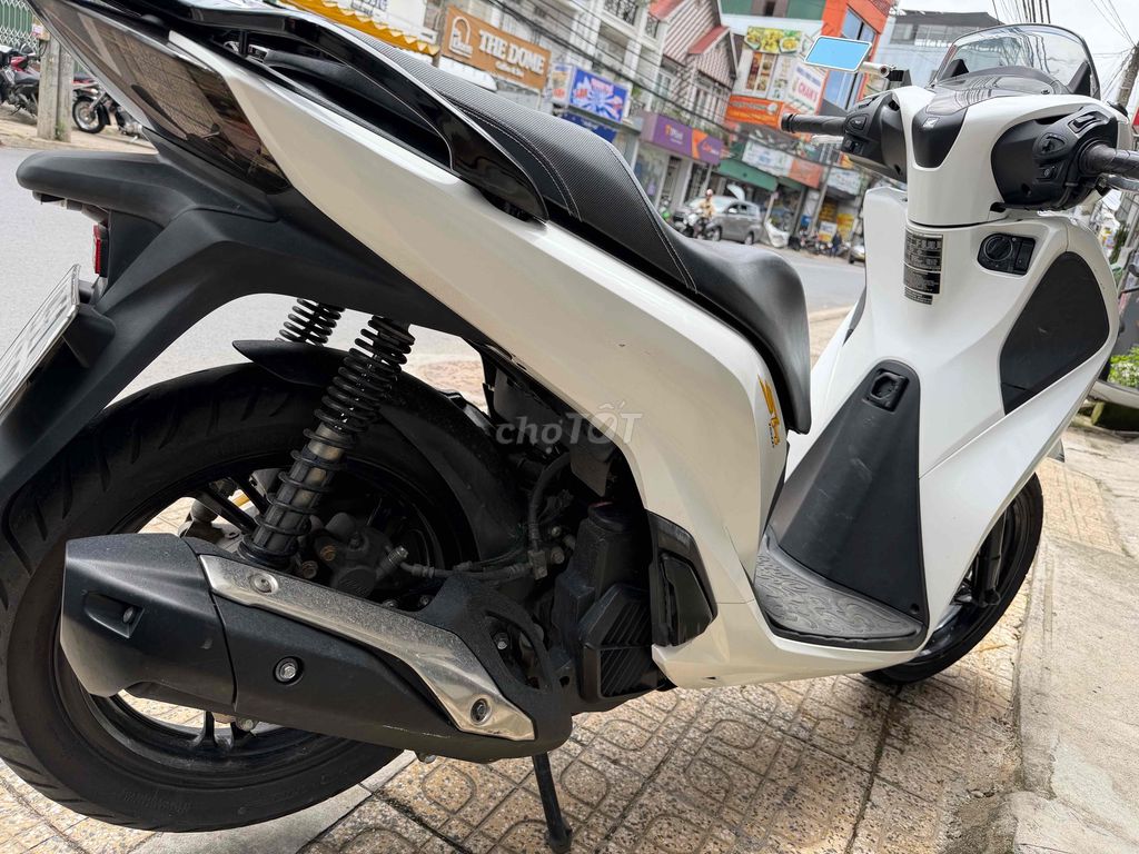 Фото 2: Honda SH 150 ABS 2018 Белый 25.000 км