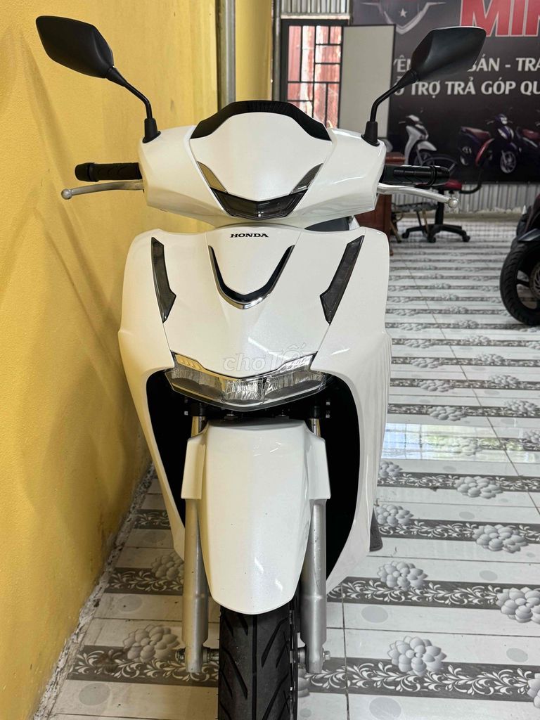 Фото 3: SH 125 đời 2026 trắng đen siêu mới 43AB-086.35