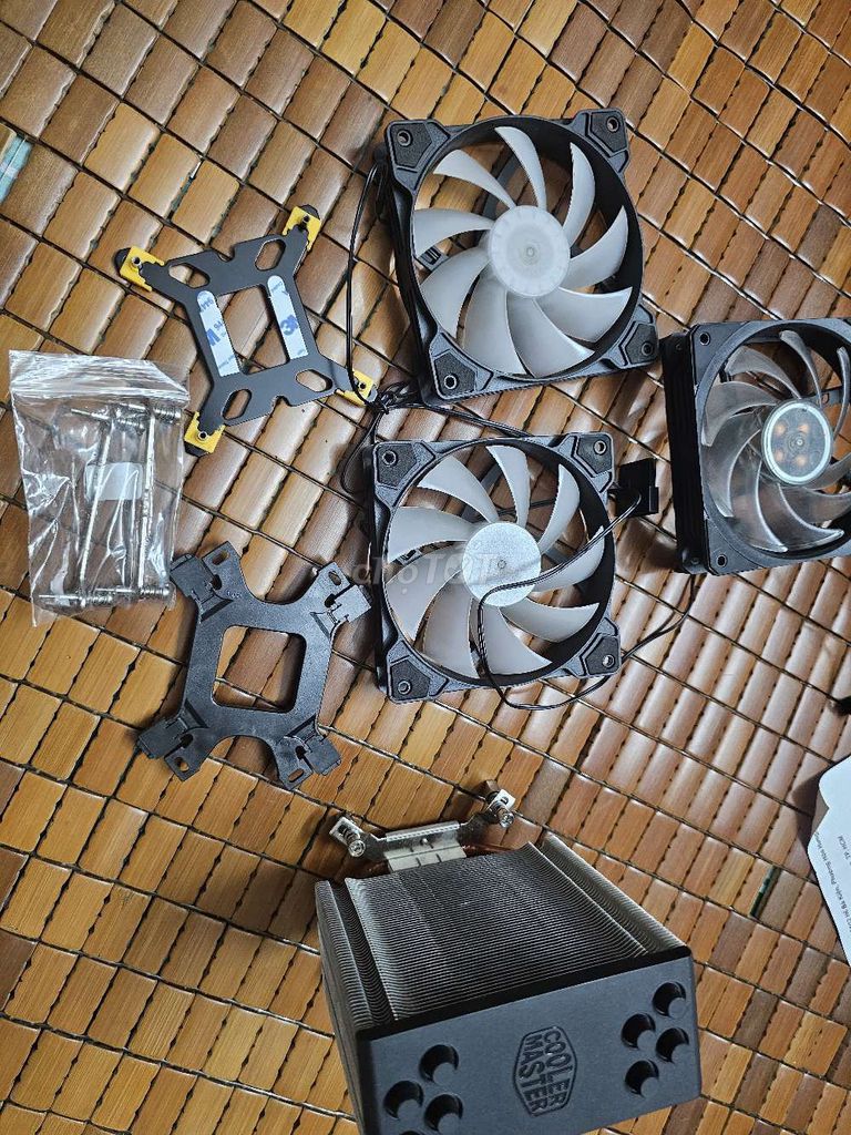 Фото 3: Воздушное охлаждение Cooler Master черное, б/у