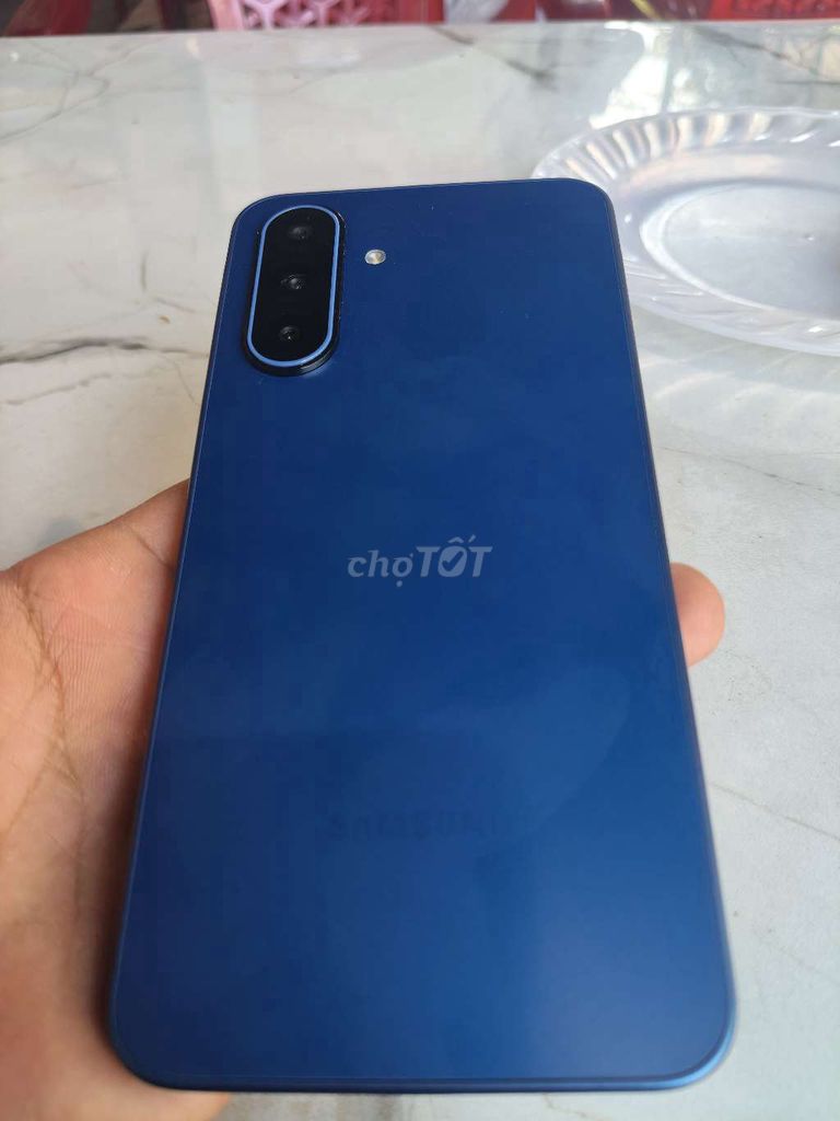 Фото 2: Samsung A17 5G синий