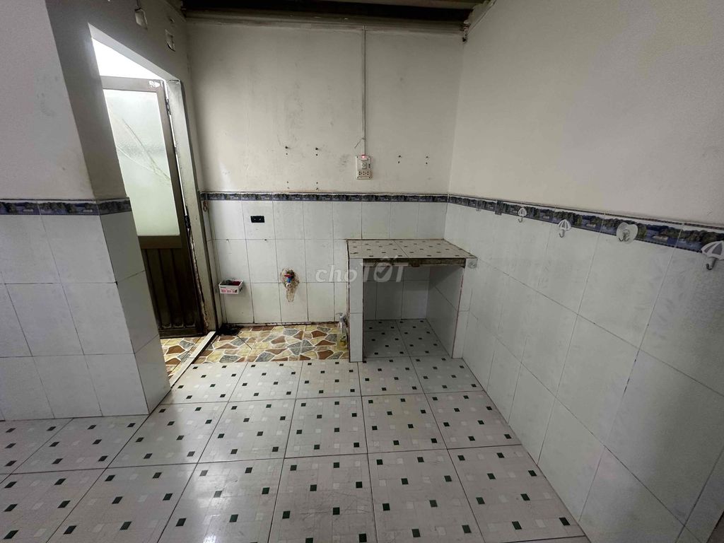 Фото 3: Комната в аренду на Ле Чонг Тан, с антресолью и отдельным санузлом