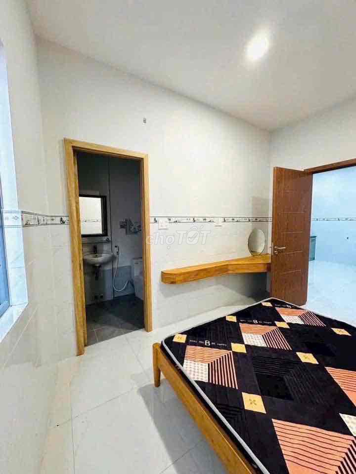 Фото 3: 🏡 СДАЁТСЯ КВАРТИРА MAI HẮC ĐẾ – CAM LY, ĐАЛАТ (БЫВШИЙ Р-Н 6) ✨ 2 спальни –