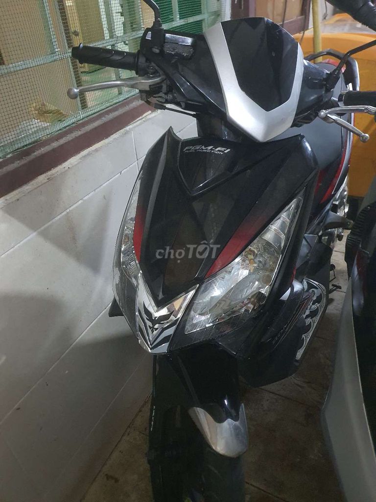Фото 2: Honda Air Blade Fi 2009 Черный, Красный, Серебристый