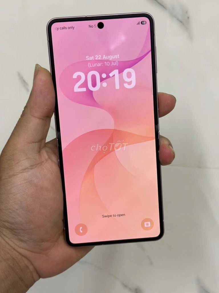 Фото 2: Samsung ZFlip8 256GB Фиолетовый