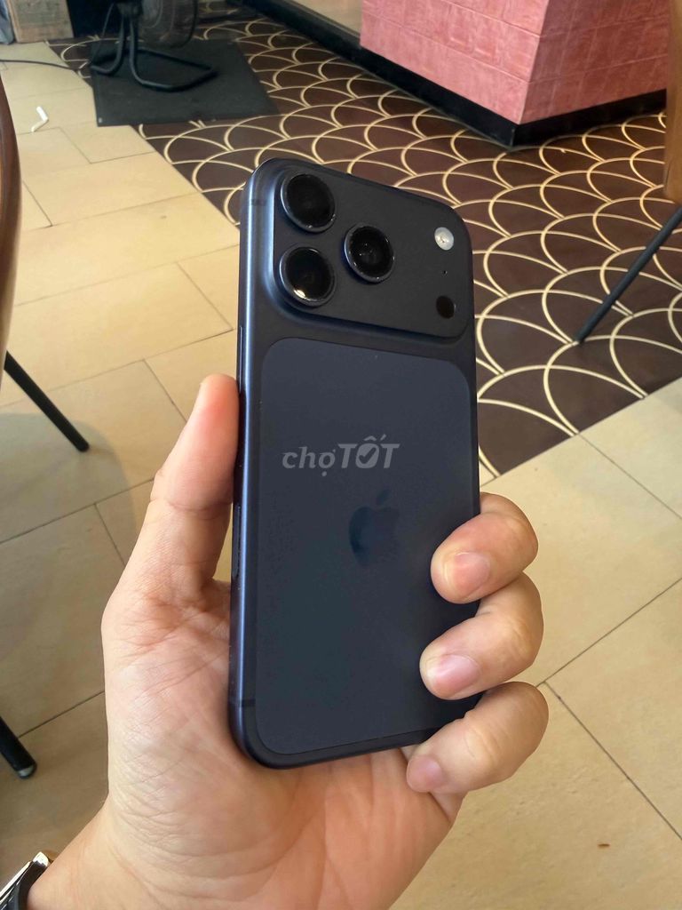 Фото 2: iPhone 17 Pro 512GB Xanh 100%