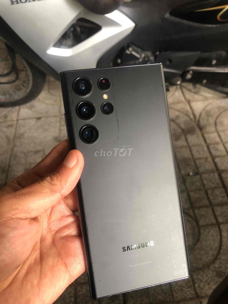 Фото 2: Samsung S22 Ultra полосатый + iPhone XSM полосатый обмен