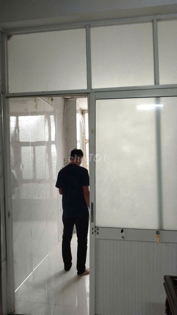 Фото 2: ДОМ ПО ХОРОШЕЙ ЦЕНЕ РЯДОМ С ЦЕНТРОМ - ЦЕЛЫЙ ДОМ ВАНКЬЕП, ФЫОНГ 3, БИНЬТХАНЬ