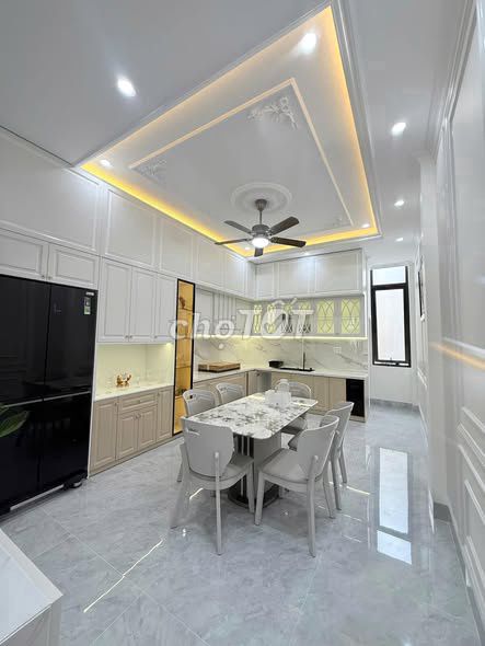 Продажа дома 92м², улица Май Хоа Тхон, район 2, Далат, 5 спален, лифт