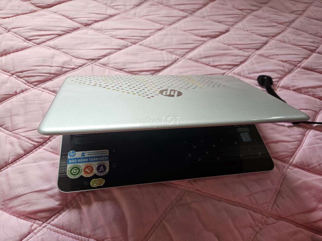 HP Pavilion i5-7400 8ГБ/500ГБ SSD Серебристый