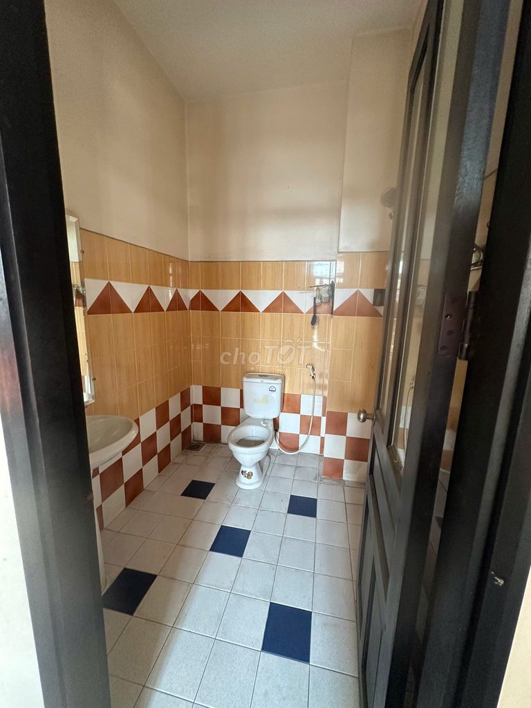 Фото 3: 🏡 ПРОДАЖА ЗЕМЛИ С БОНУСОМ В ВИДЕ СТАРОГО ДОМА – БОЛЬШАЯ ПЛОЩАДЬ ПОД ЖИЛЬЁ – ХОЗЯИН СНИЗИЛ ЦЕНУ НА 150 МЛН