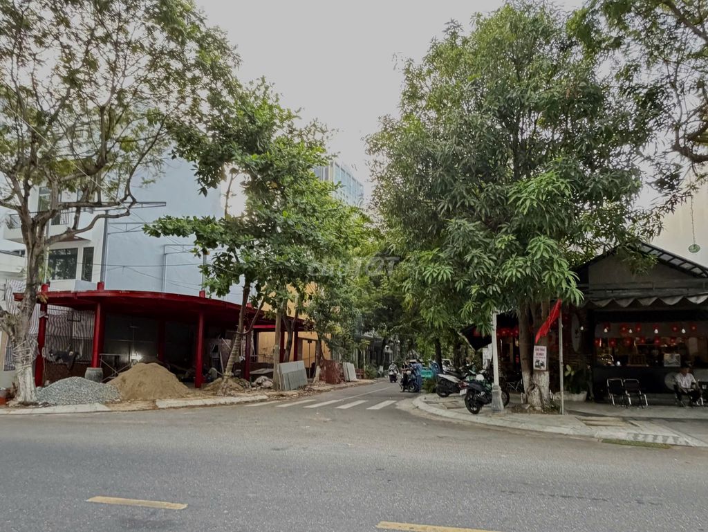 Продается участок земли на улице Мы Ан 4, рядом с парком и рекой Хан