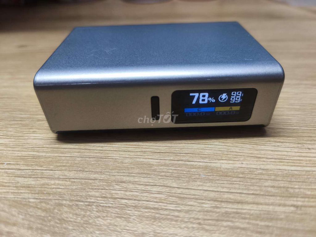 Фото 2: Внешний аккумулятор 10000mAh Silver TFT