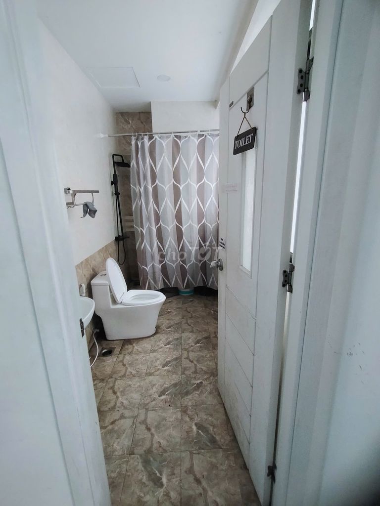 Фото 3: Фасад Nguyễn Thị Nhung, городская зона Vạn Phúc, 7x20 м, цена всего 65 млн, есть лифт