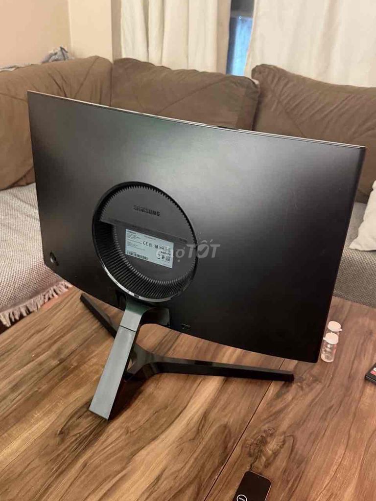 Монитор Samsung CRG5 24 дюйма 144 Гц как новый