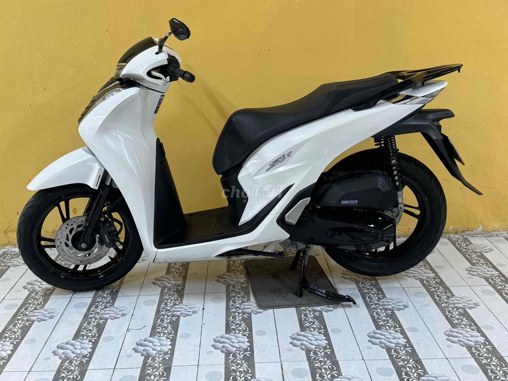 SH 125 2022 года, черно-белый, супер новый, 43AE-052.71