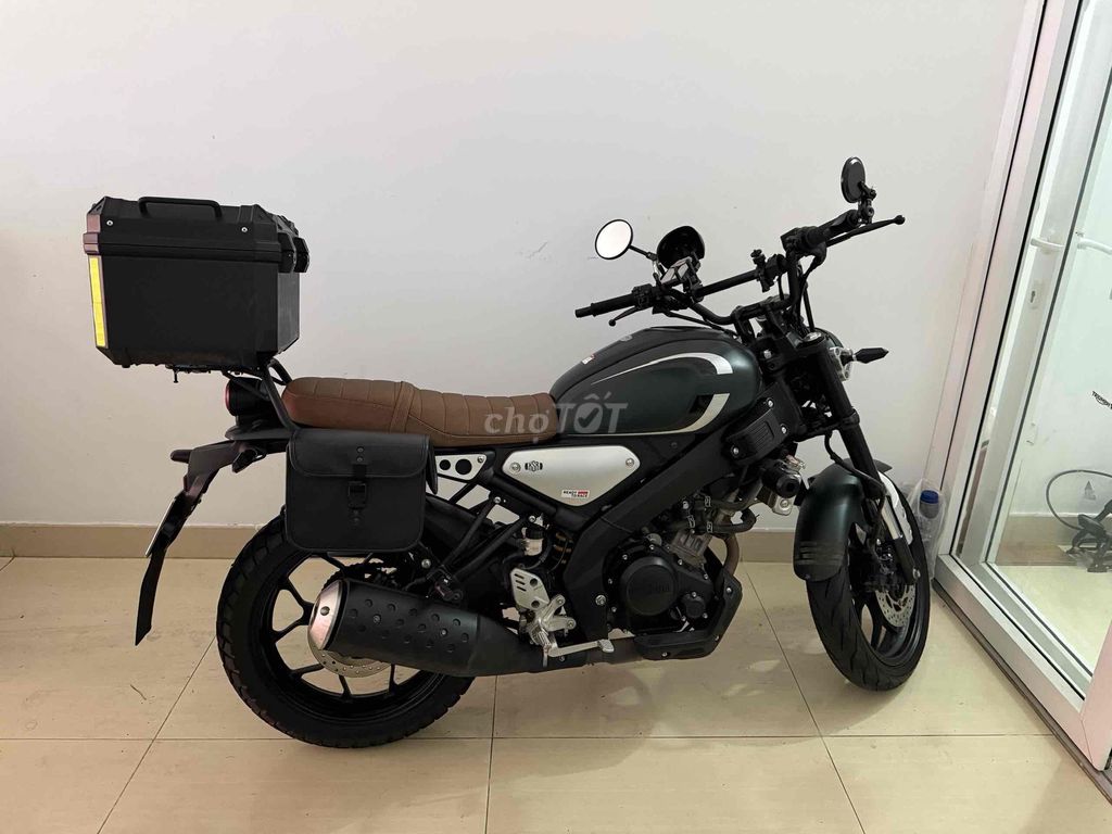 Yamaha XSR 155, регистрация 2023. Черный, синий, 30 000 км