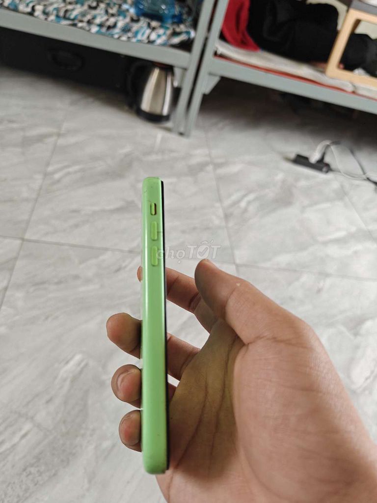 Фото 3: Apple iPhone 5c 16GB Зеленый