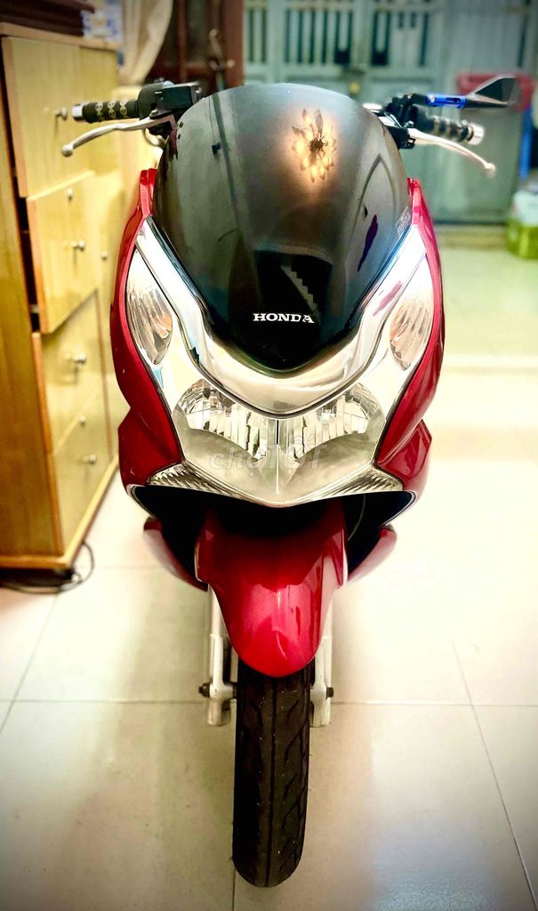 Фото 2: Honda PCX 125 красный