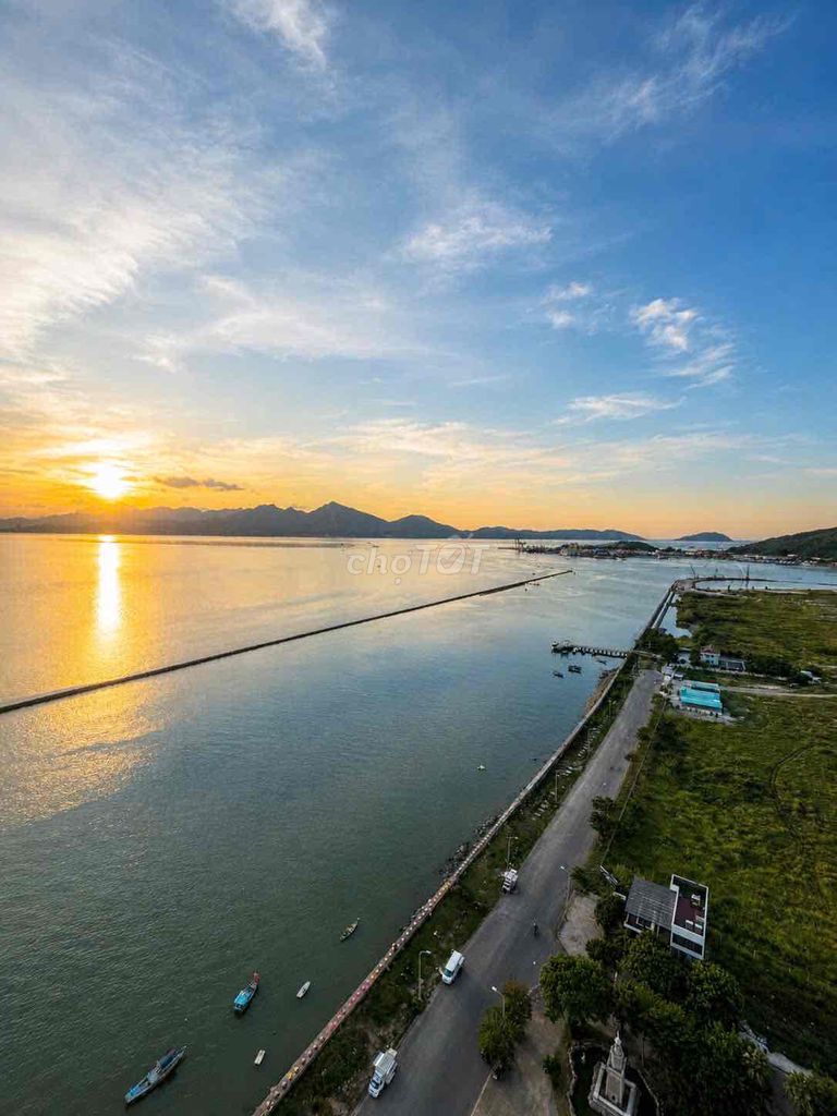 Фото 3: Продается 2-комнатная квартира в Golden Bay класса 5 звезд с VIP-интерьером