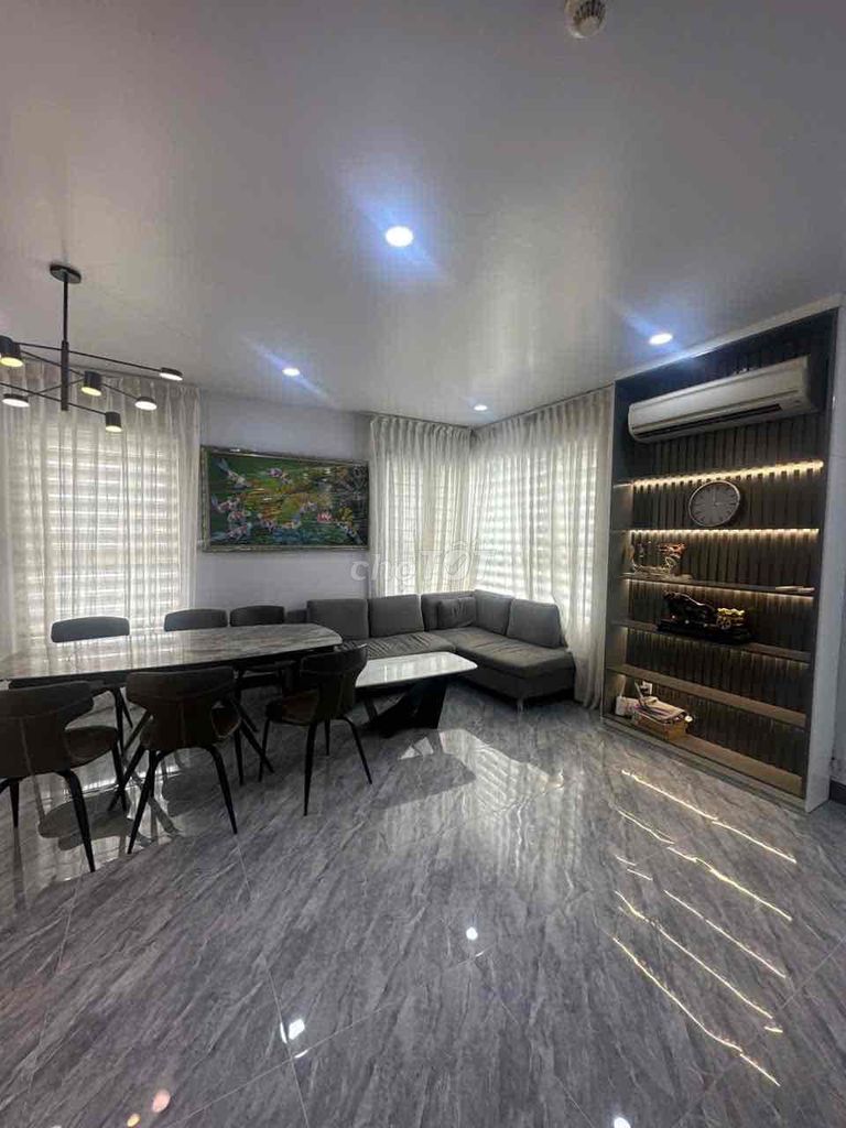 Сдается квартира с 3 спальнями с полной мебелью Diamond Riverside