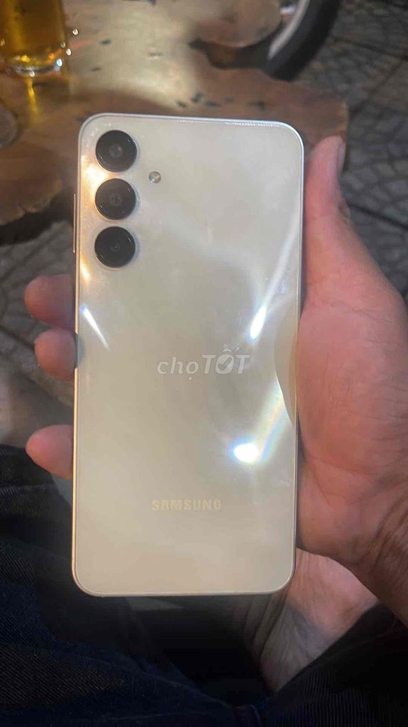 Фото 2: Samsung Galaxy A16 5G золотой