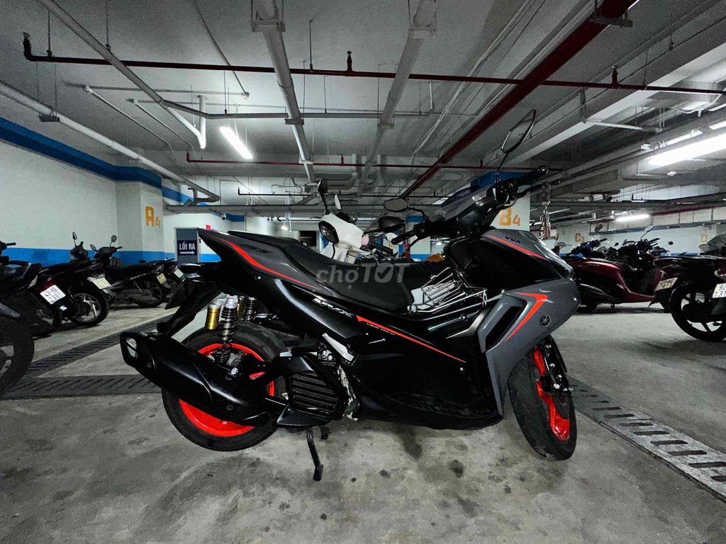 Фото 3: Yamaha NVX 155 V2 2023 серый черный 19000 км