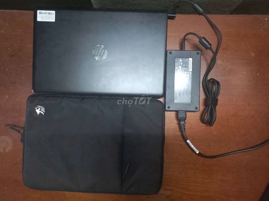 Фото 3: Pavilion 15 i7-7700HQ 15.6 inch 8GB/256GB как новый