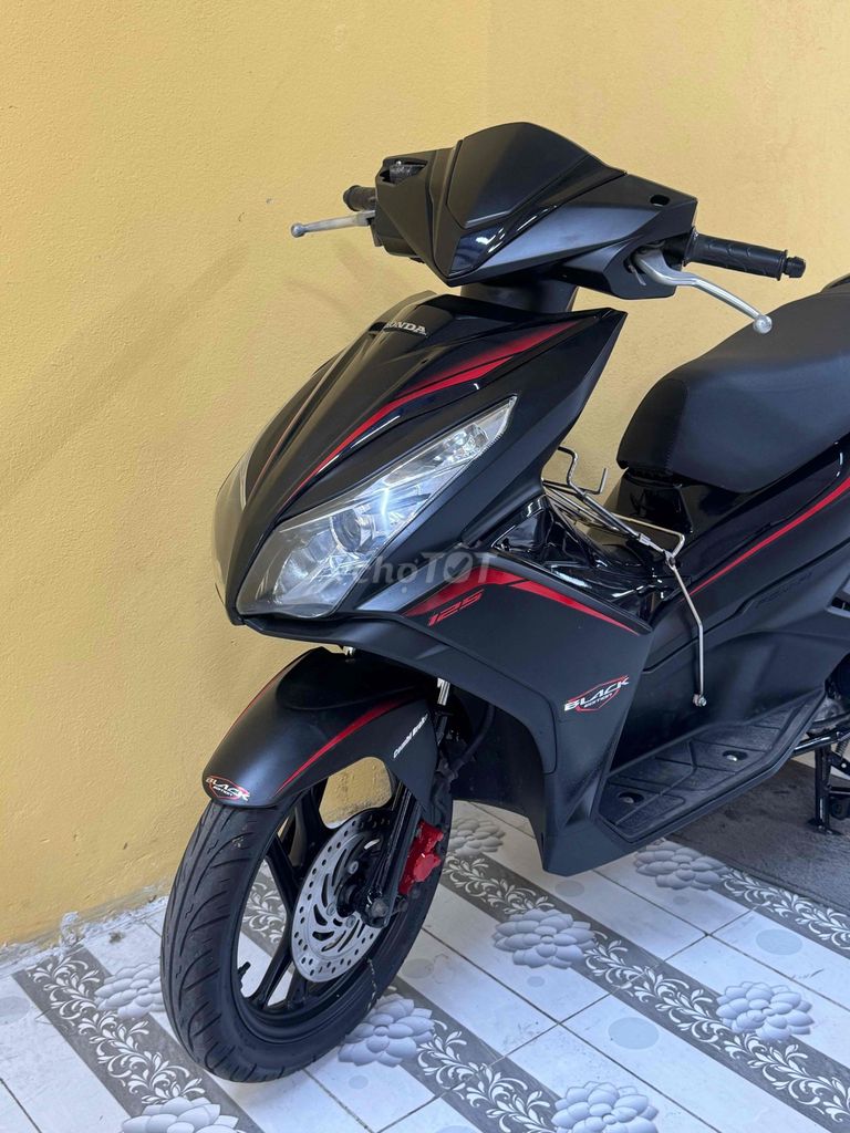Фото 3: Air Blade 125 черный матовый, супер новый, двигатель оригинальный, очень мощный