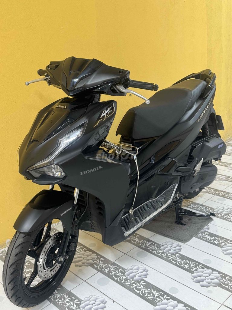 Фото 2: Air Blade 125 черный матовый 4 клапана, супер новый, цена 38 миллионов