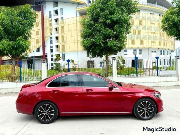 Mercedes-Benz C200 2019, автоматическая коробка передач, 30 000 км